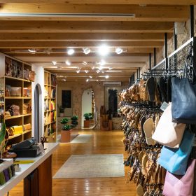 Κατάστημα Tsakiris sandals Κονδυλάκη 17, παλιό λιμάνι Χανιά