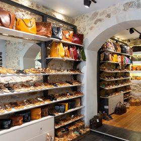 Κατάστημα Tsakiris sandals Αραμπατζόγλου 37, Ρέθυμνο