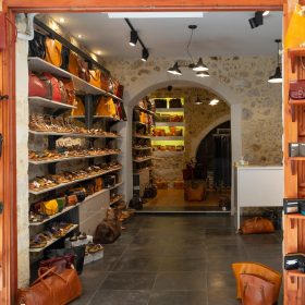 Κατάστημα Tsakiris sandals Αραμπατζόγλου 37, Ρέθυμνο